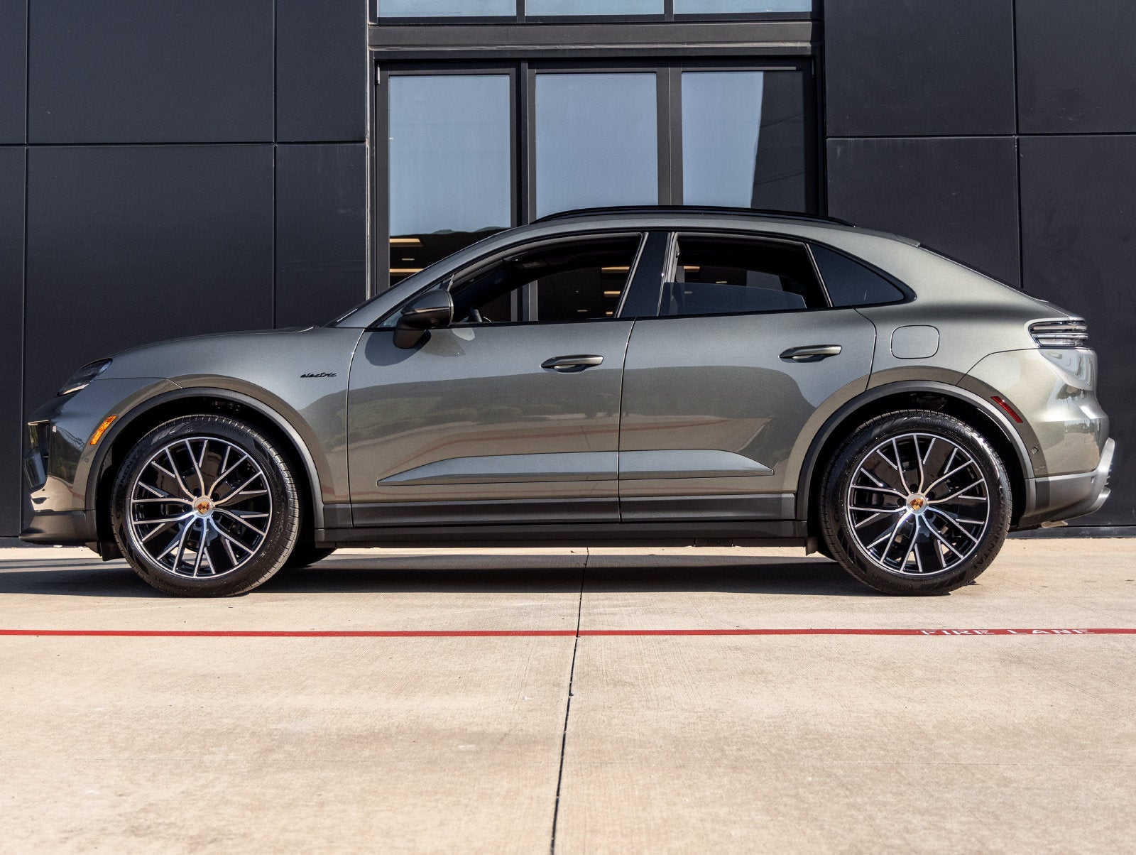 2026 Porsche Macan Macan Electric