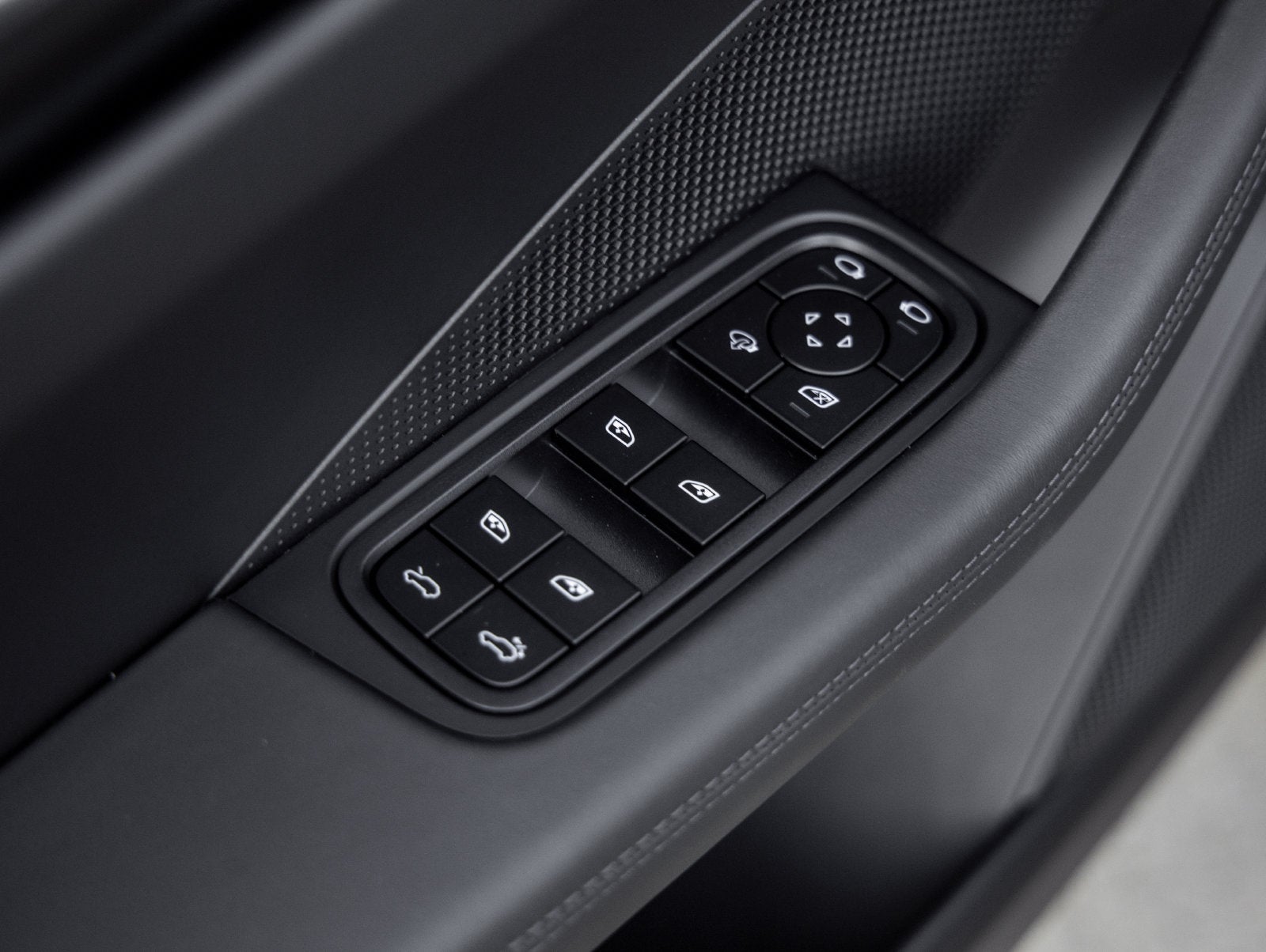 2026 Porsche Macan Macan Electric
