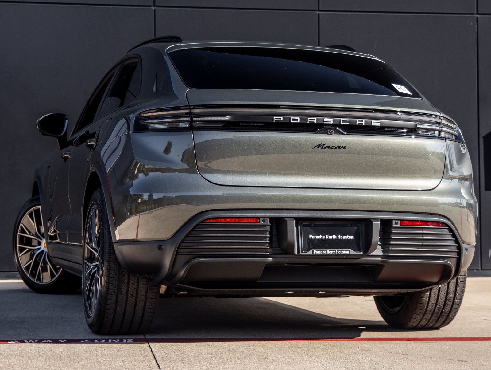 2026 Porsche Macan Macan Electric