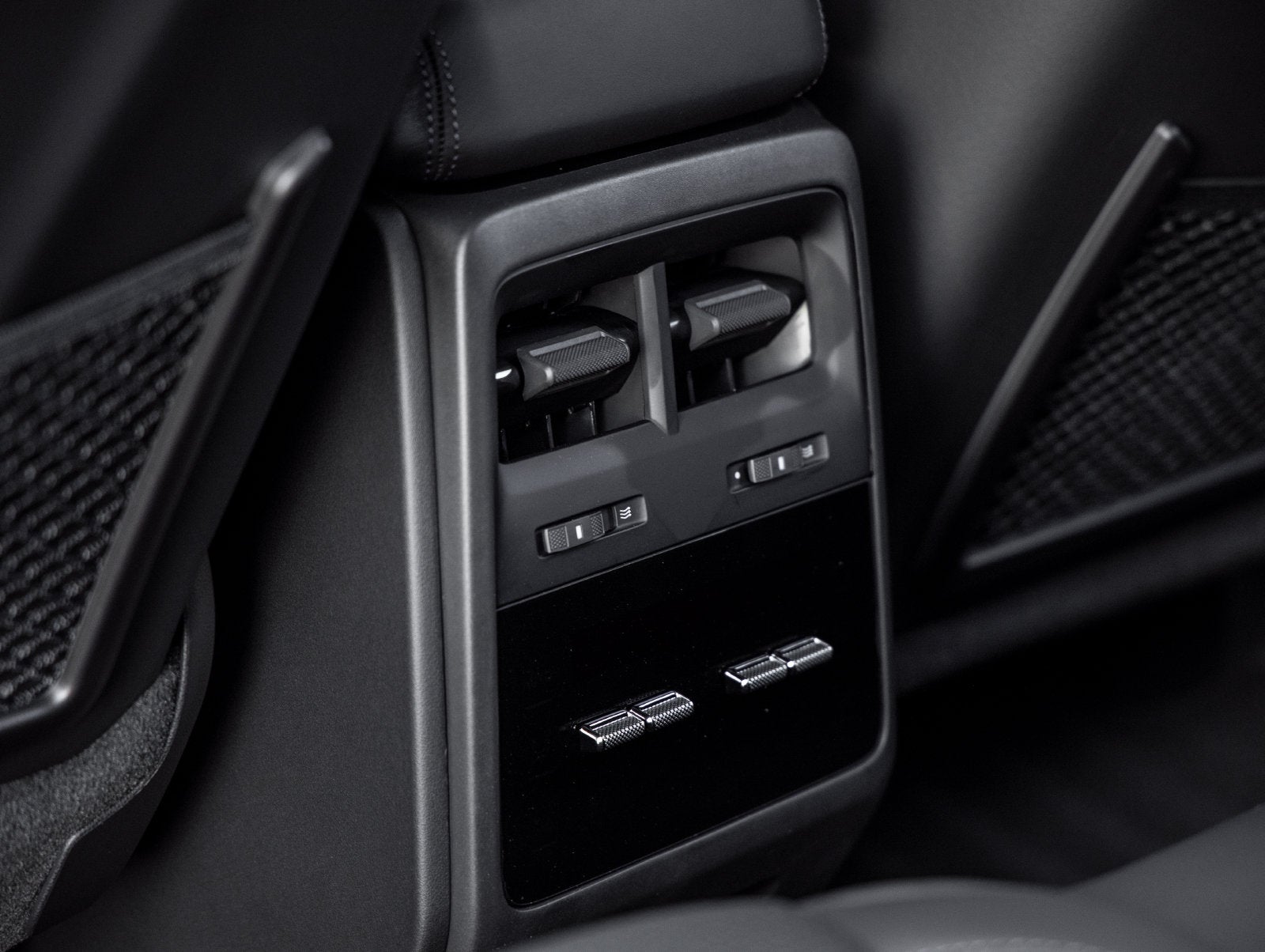 2026 Porsche Macan Macan Electric