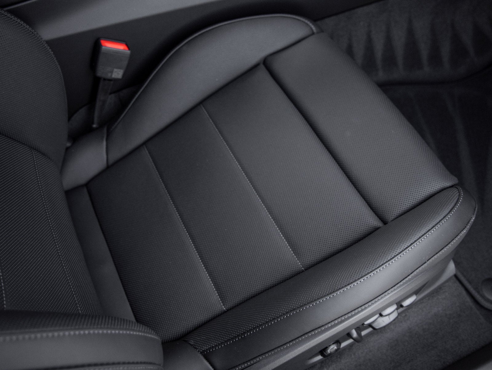 2026 Porsche Macan Macan Electric