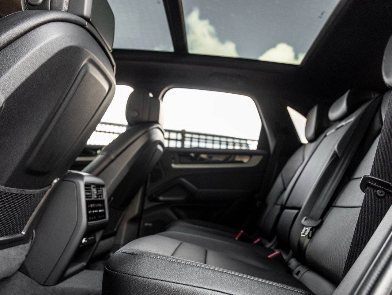 2025 Porsche Cayenne E-Hybrid
