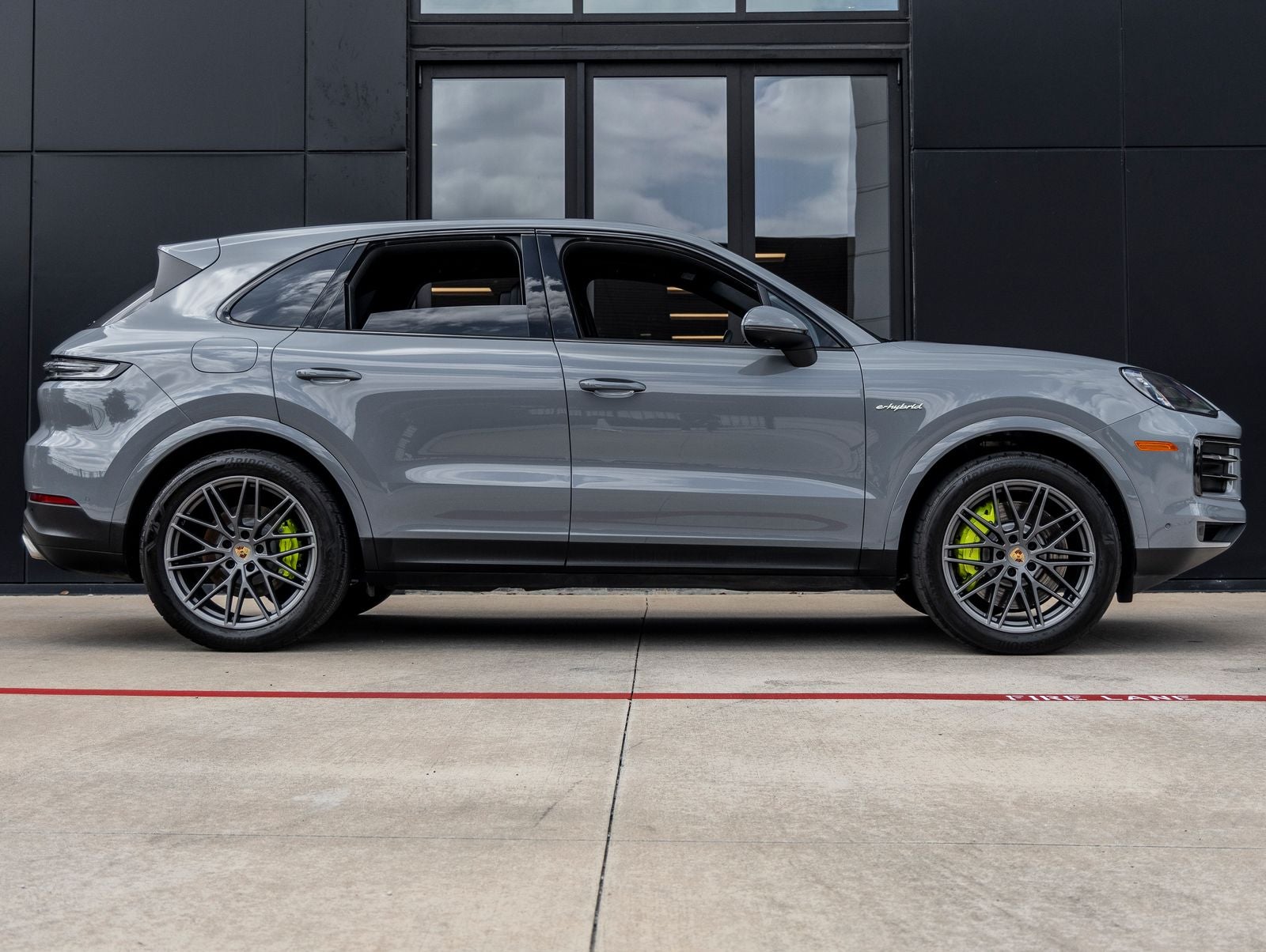 2024 Porsche Cayenne E-Hybrid