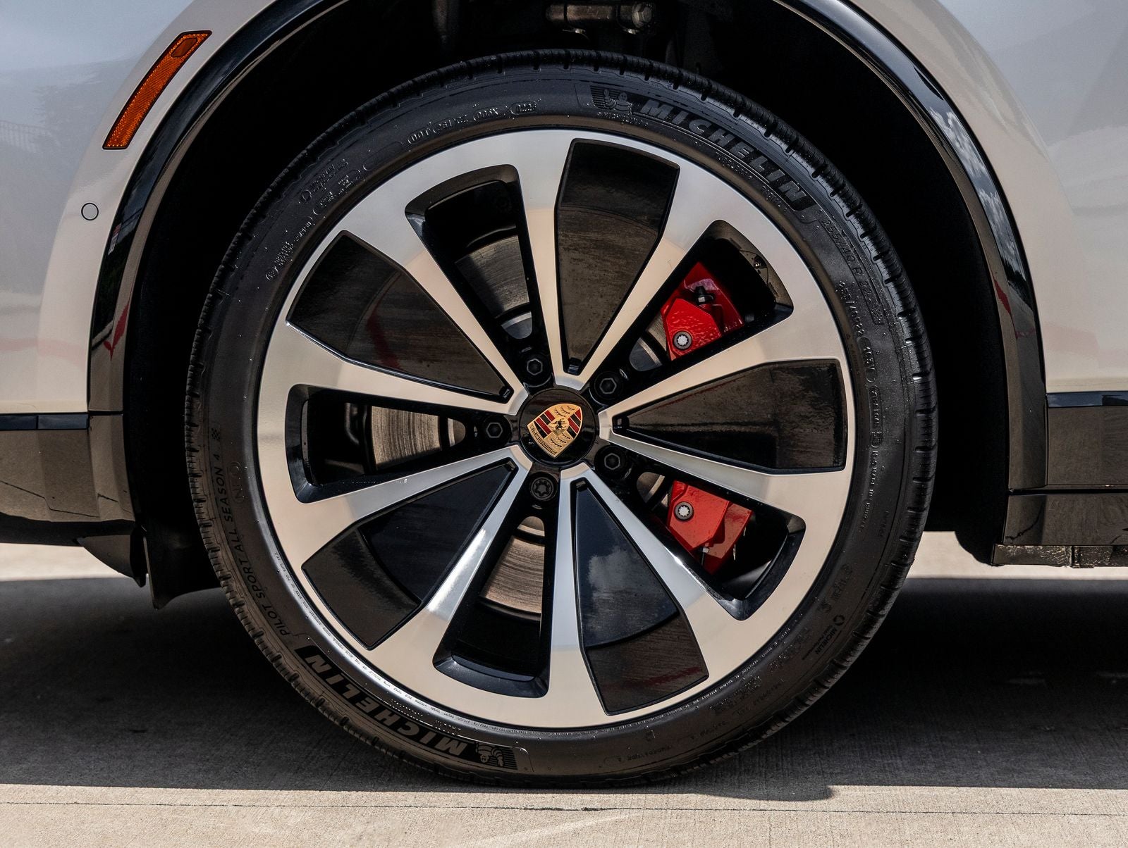 2026 Porsche Macan Macan GTS Electric