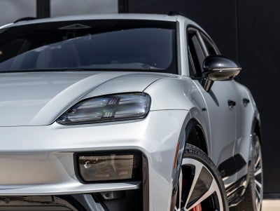 2026 Porsche Macan Macan GTS Electric