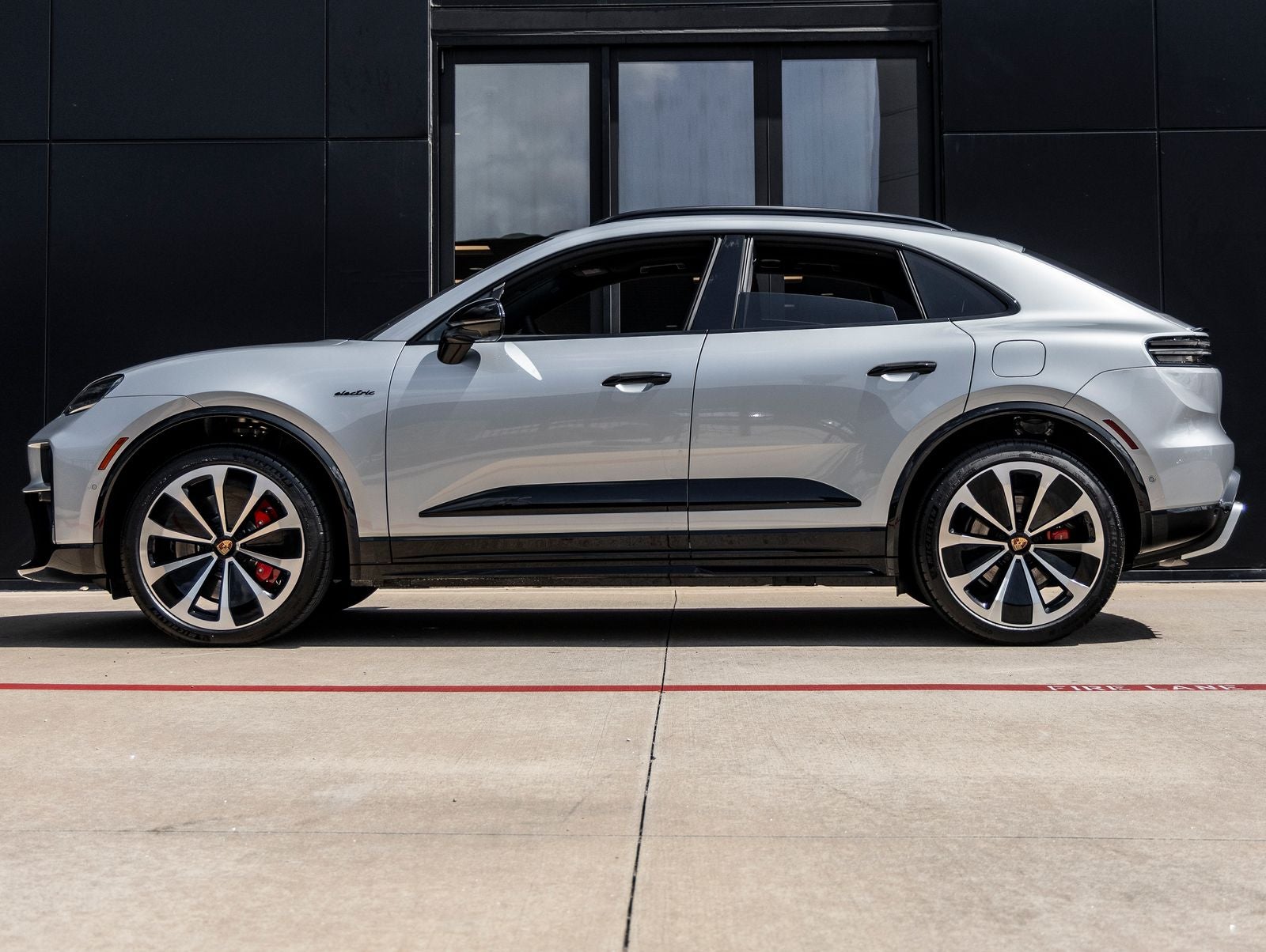 2026 Porsche Macan Macan GTS Electric