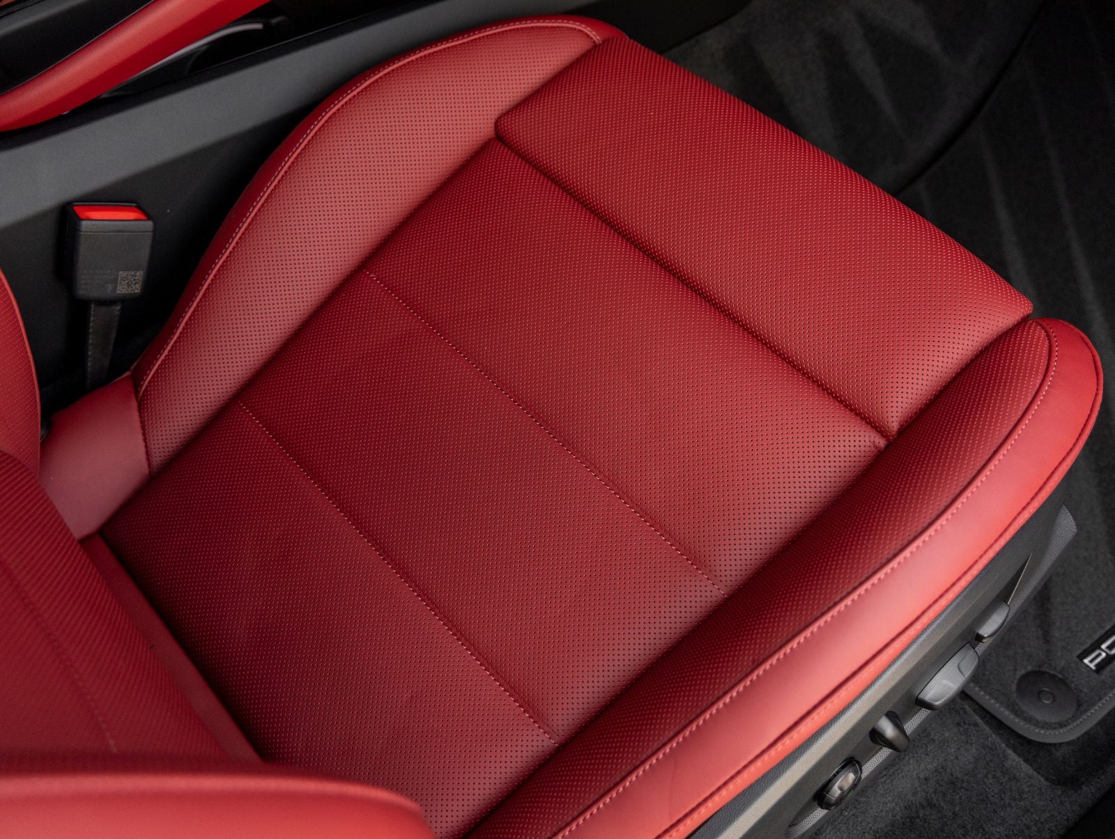 2026 Porsche Macan Macan GTS Electric