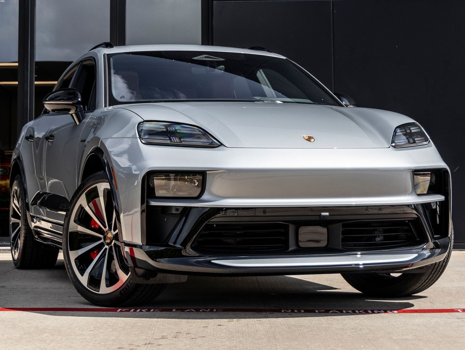 2026 Porsche Macan Macan GTS Electric