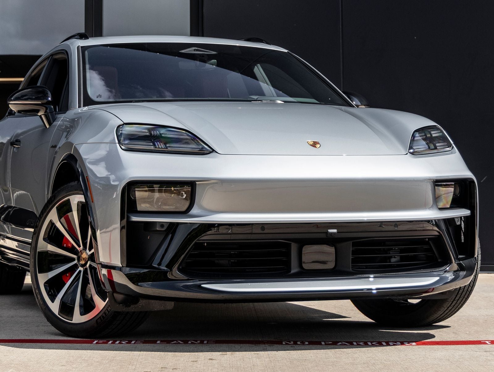 2026 Porsche Macan Macan GTS Electric