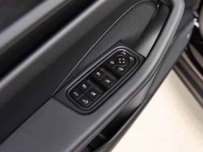 2026 Porsche Macan Macan GTS Electric