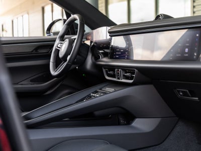 2026 Porsche Macan Macan GTS Electric