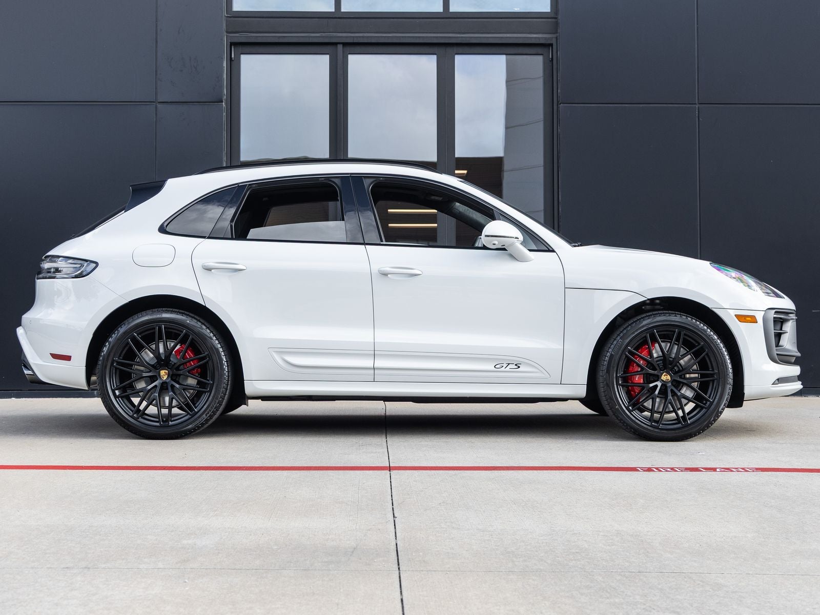 2026 Porsche Macan Macan GTS