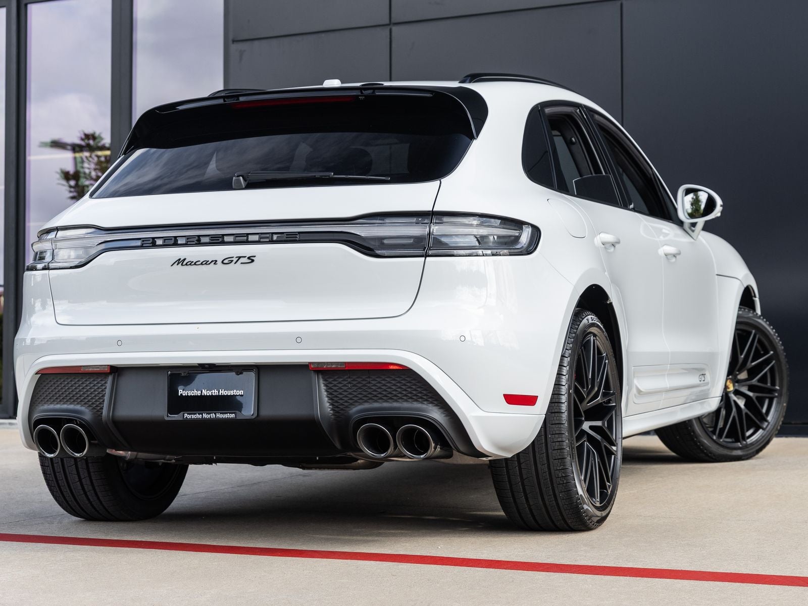 2026 Porsche Macan Macan GTS