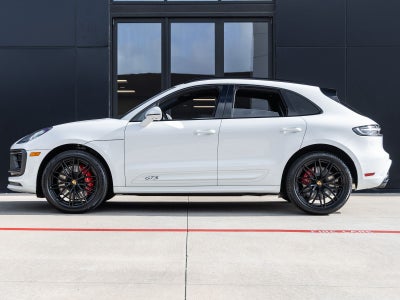 2026 Porsche Macan Macan GTS