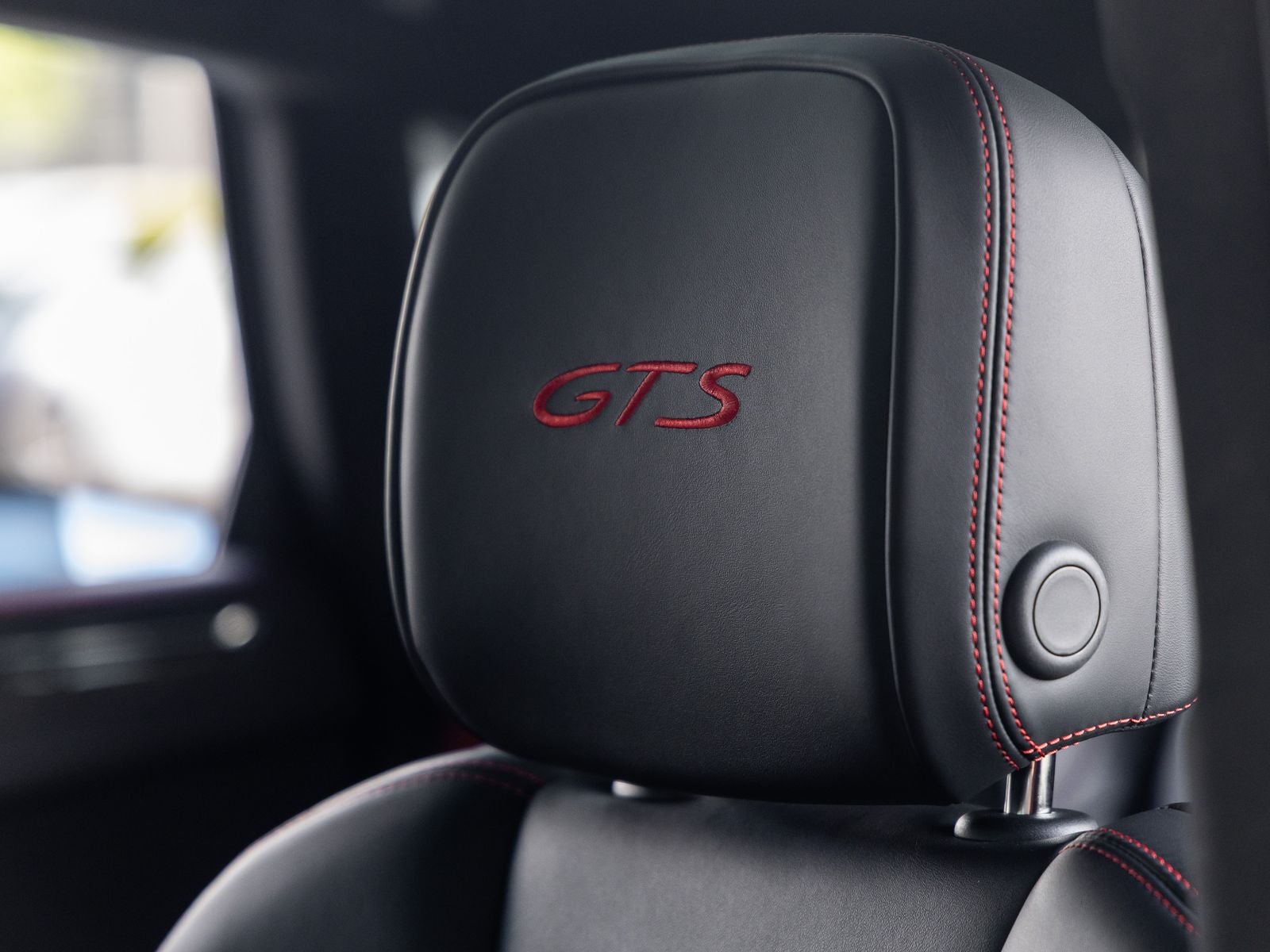 2026 Porsche Macan Macan GTS