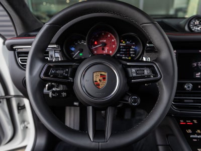 2026 Porsche Macan Macan GTS