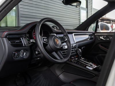 2026 Porsche Macan Macan GTS