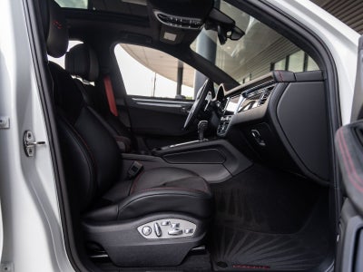 2026 Porsche Macan Macan GTS