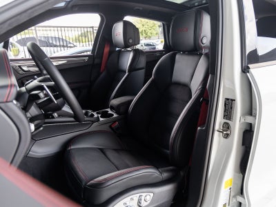 2026 Porsche Macan Macan GTS