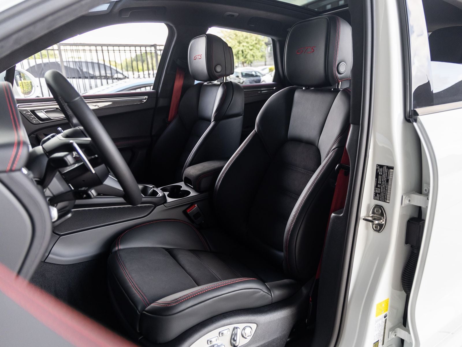 2026 Porsche Macan Macan GTS