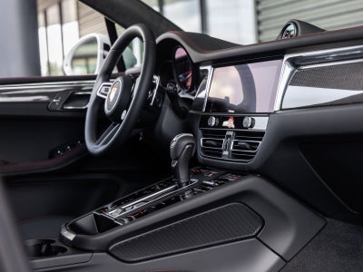 2026 Porsche Macan Macan GTS