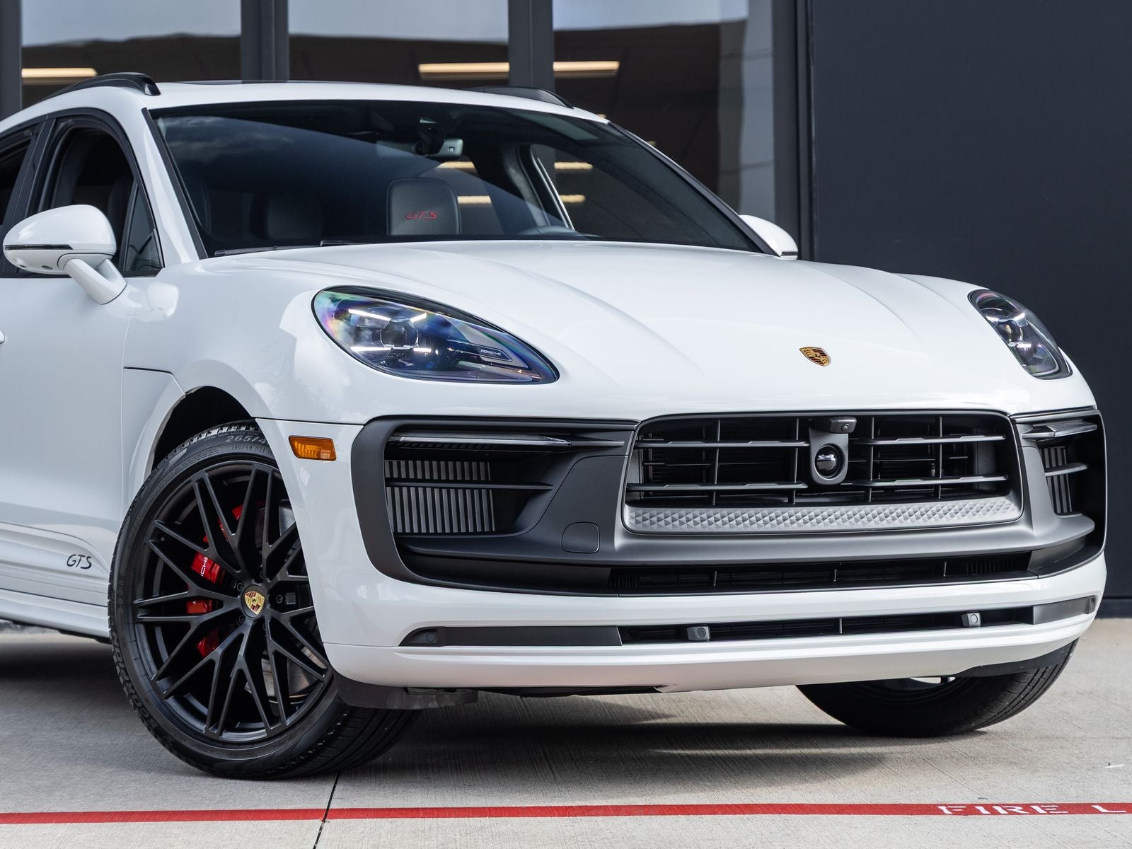 2026 Porsche Macan Macan GTS