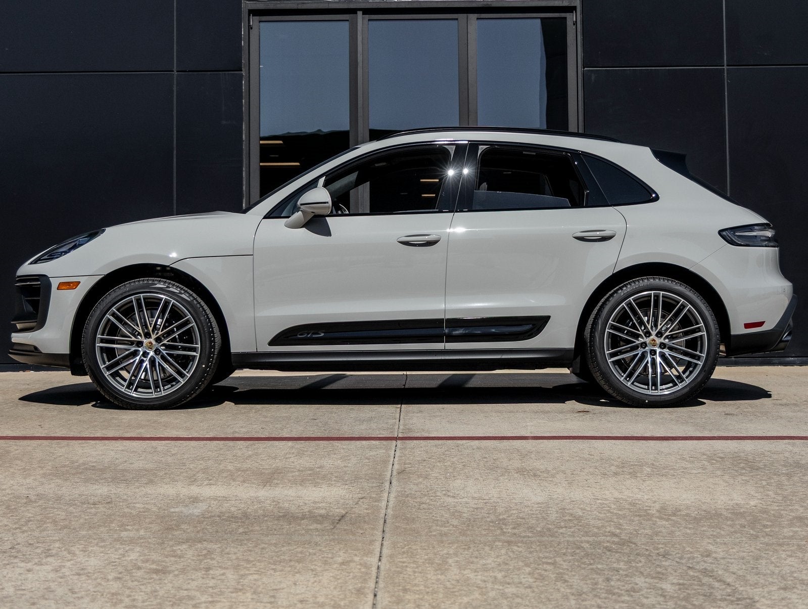 2026 Porsche Macan Macan GTS