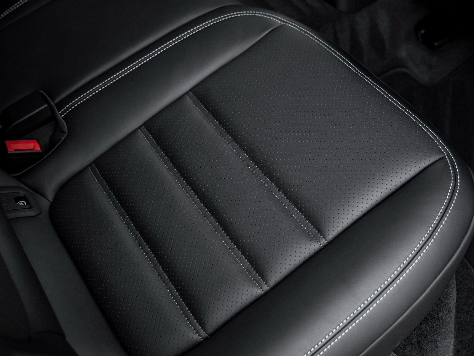 2026 Porsche Macan Macan GTS