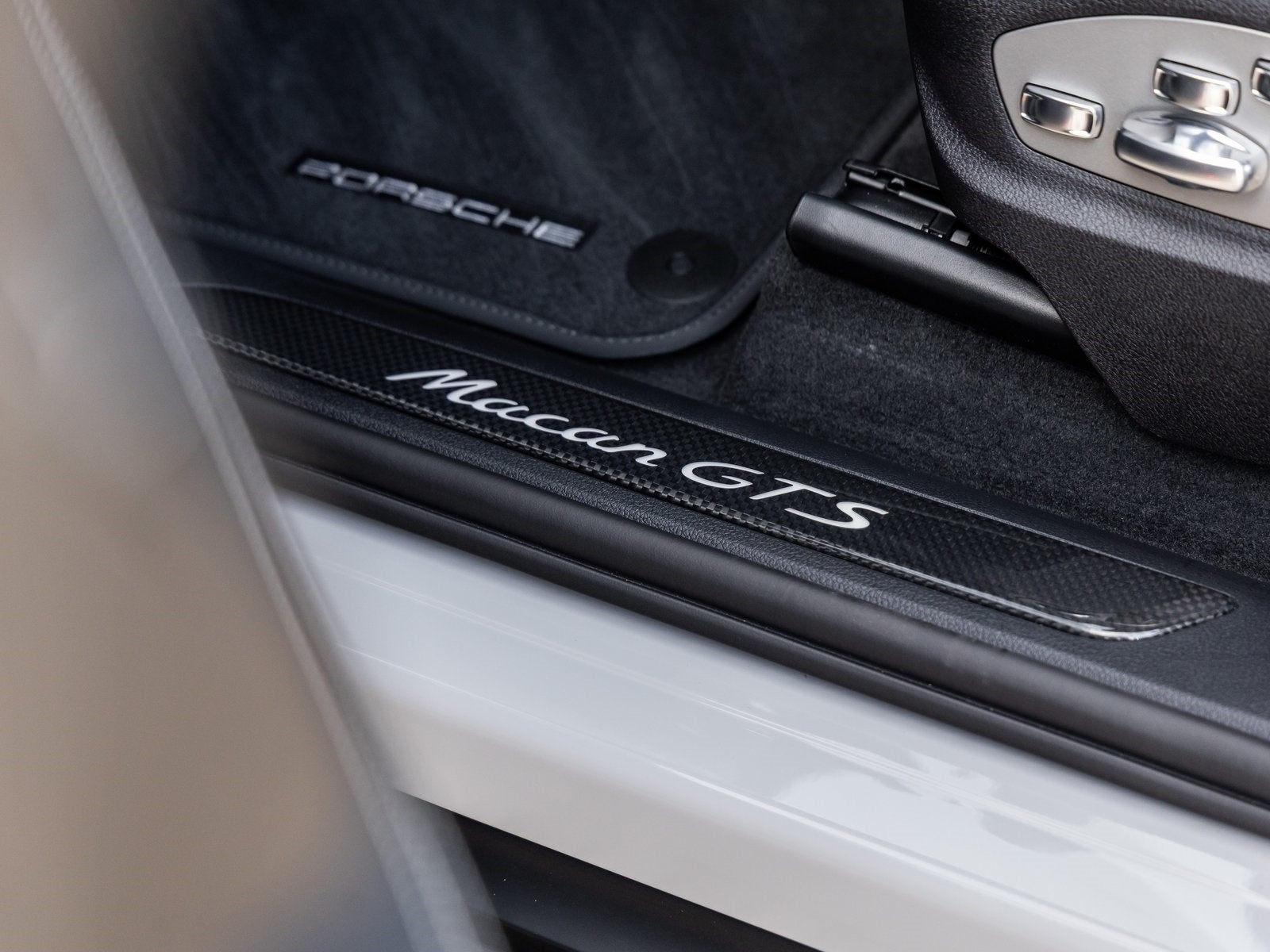 2026 Porsche Macan Macan GTS