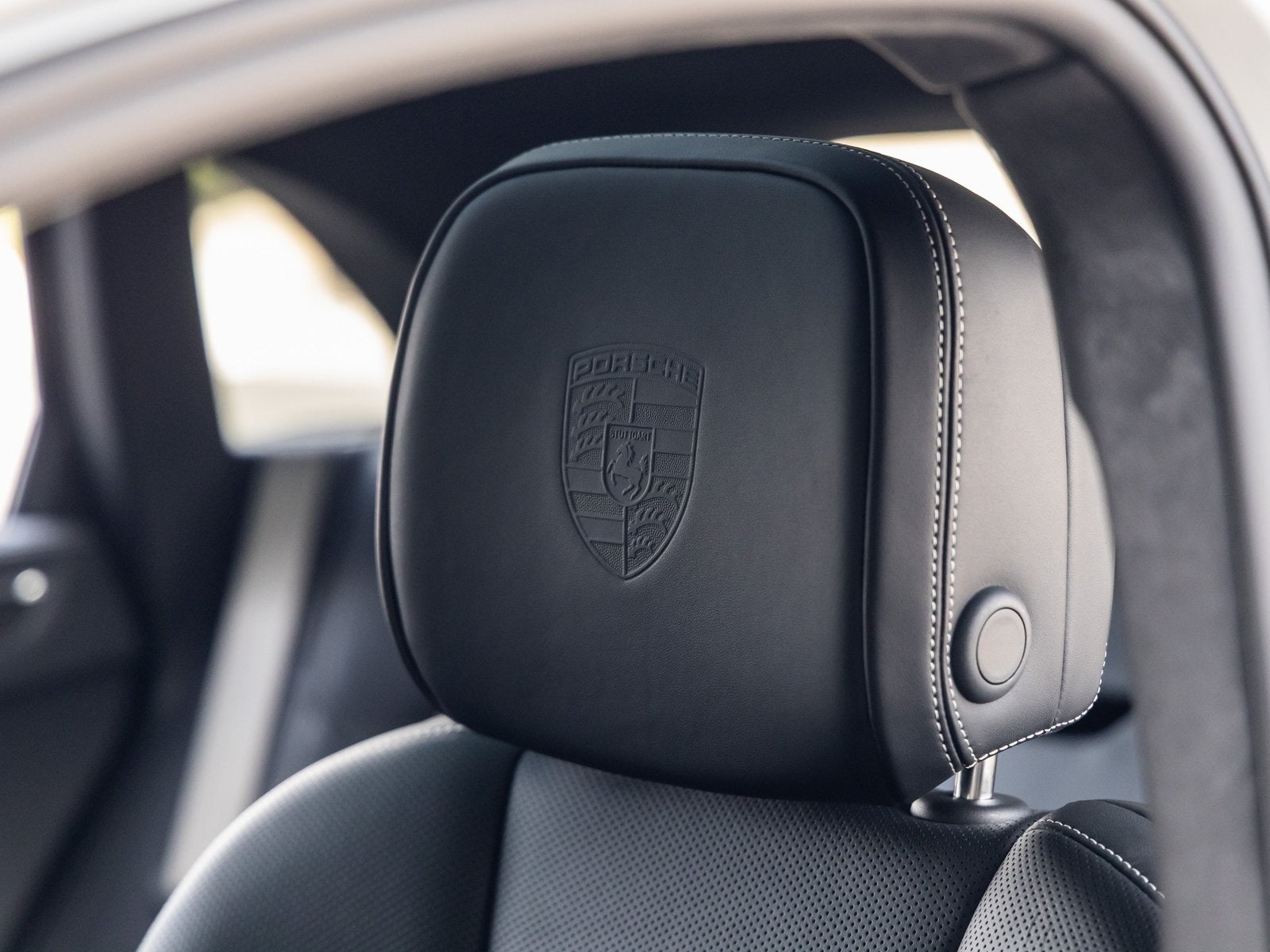 2026 Porsche Macan Macan GTS