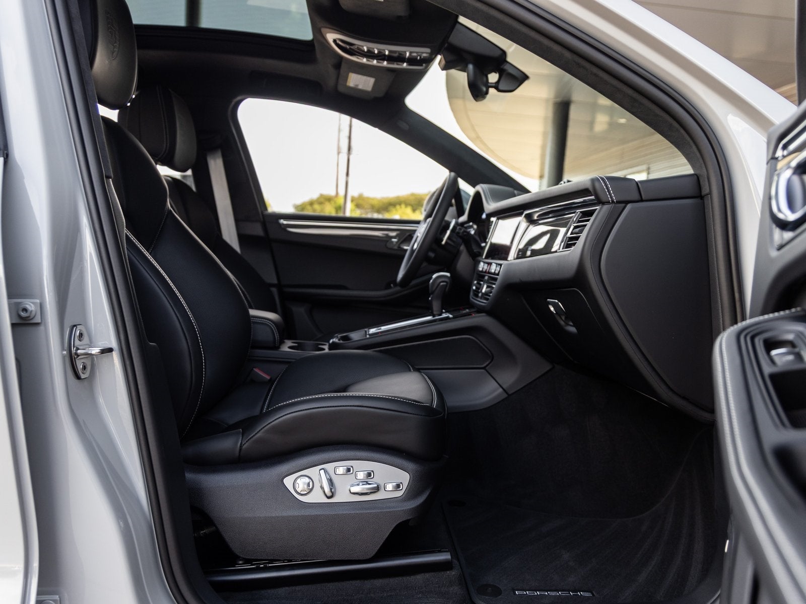 2026 Porsche Macan Macan GTS