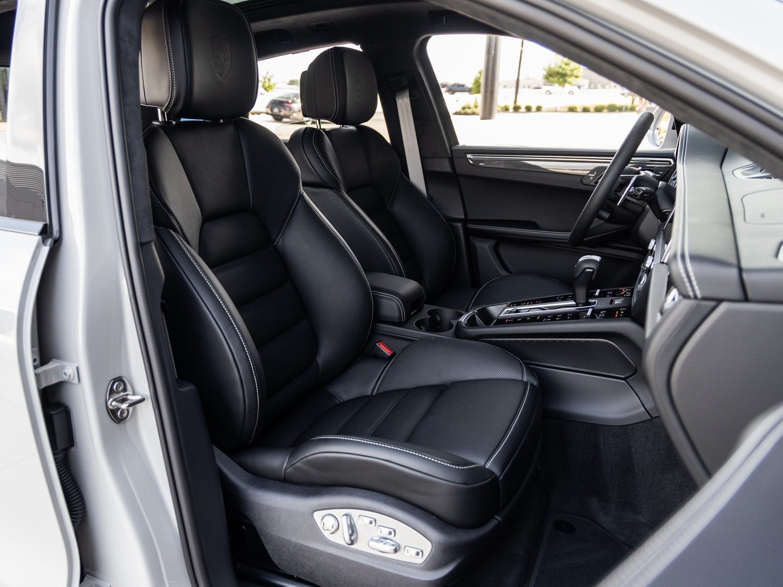 2026 Porsche Macan Macan GTS