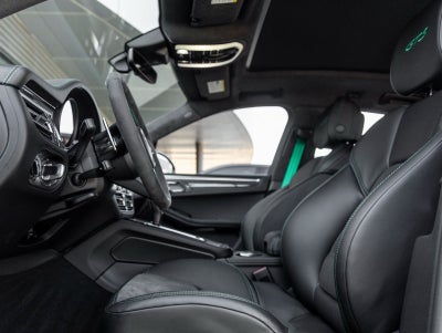 2026 Porsche Macan Macan GTS