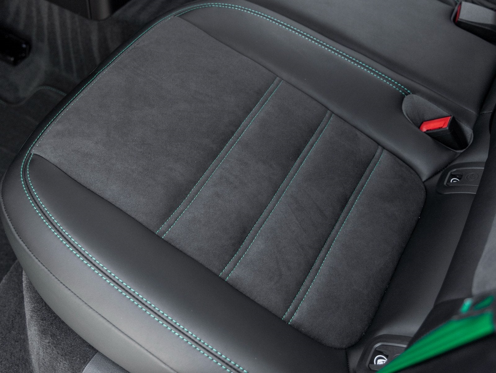 2026 Porsche Macan Macan GTS