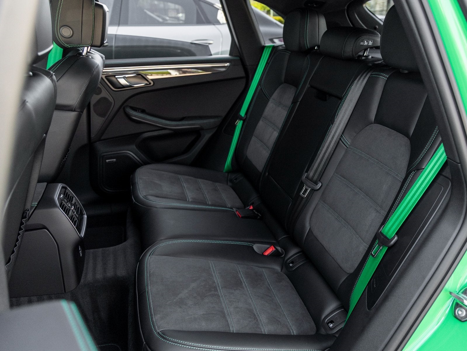 2026 Porsche Macan Macan GTS