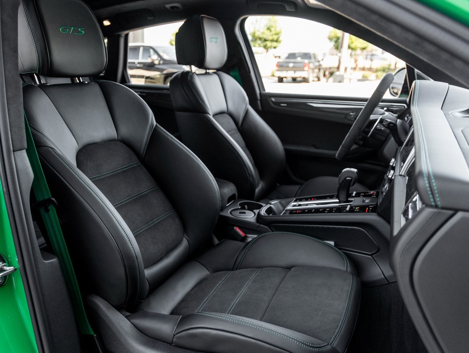 2026 Porsche Macan Macan GTS