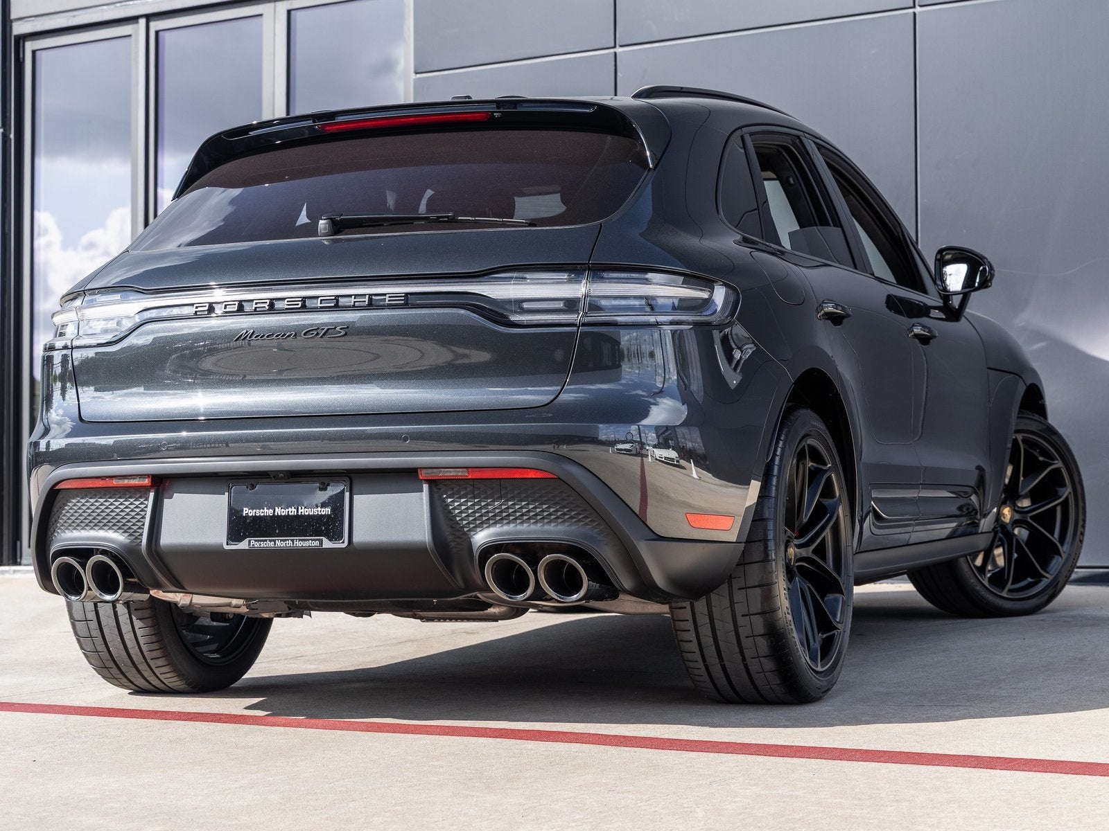2026 Porsche Macan Macan GTS