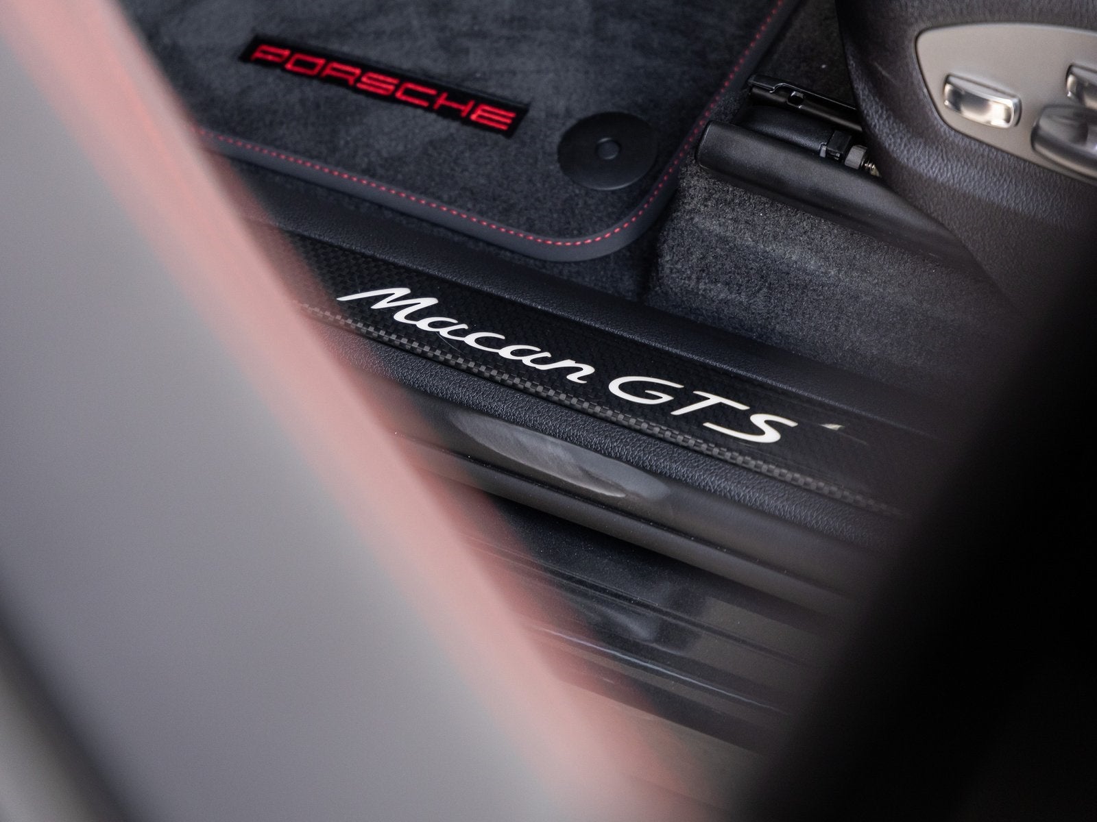 2026 Porsche Macan Macan GTS