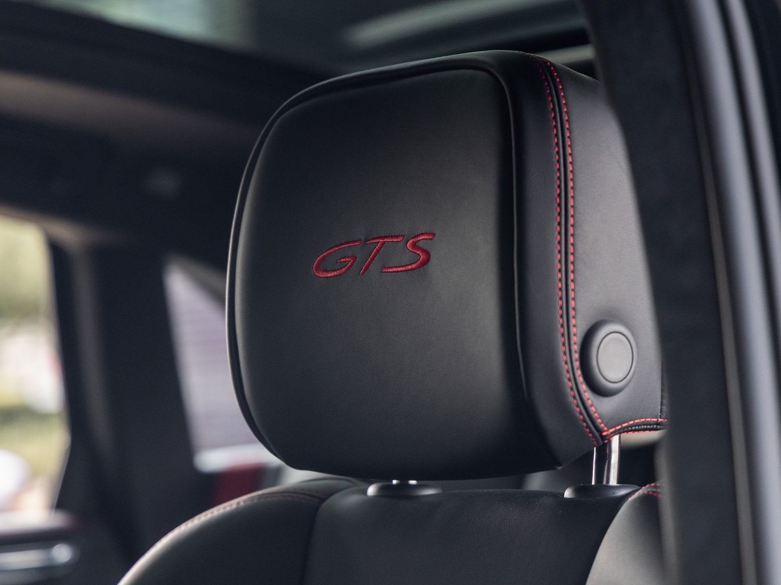 2026 Porsche Macan Macan GTS