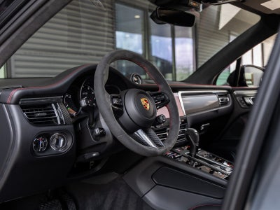 2026 Porsche Macan Macan GTS