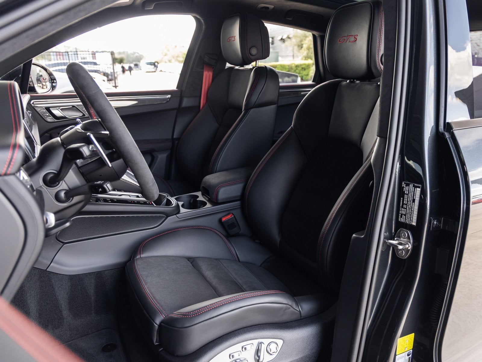 2026 Porsche Macan Macan GTS