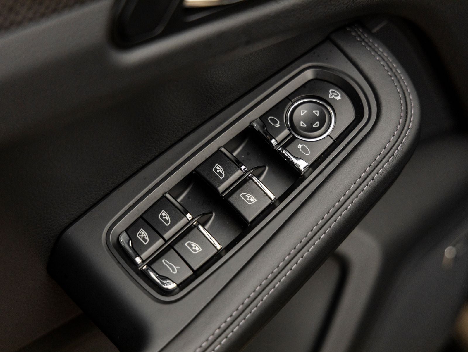 2026 Porsche Macan Macan GTS