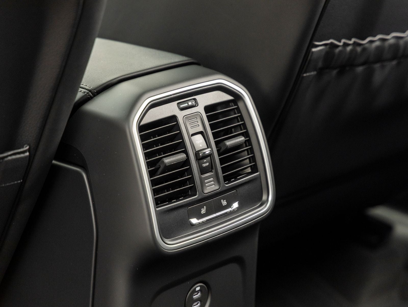 2026 Porsche Macan Macan GTS