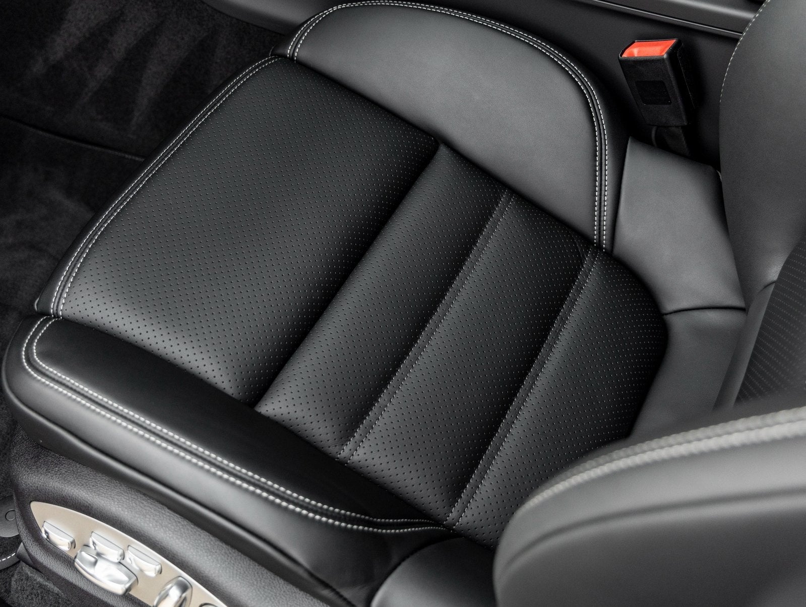 2026 Porsche Macan Macan GTS