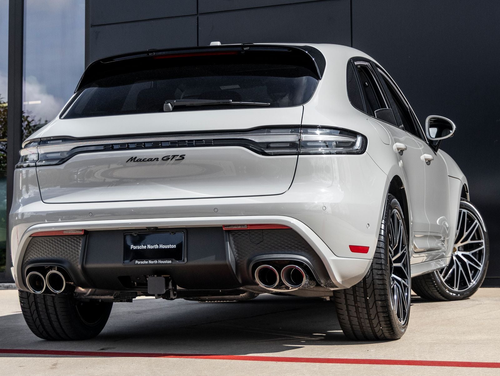 2026 Porsche Macan Macan GTS