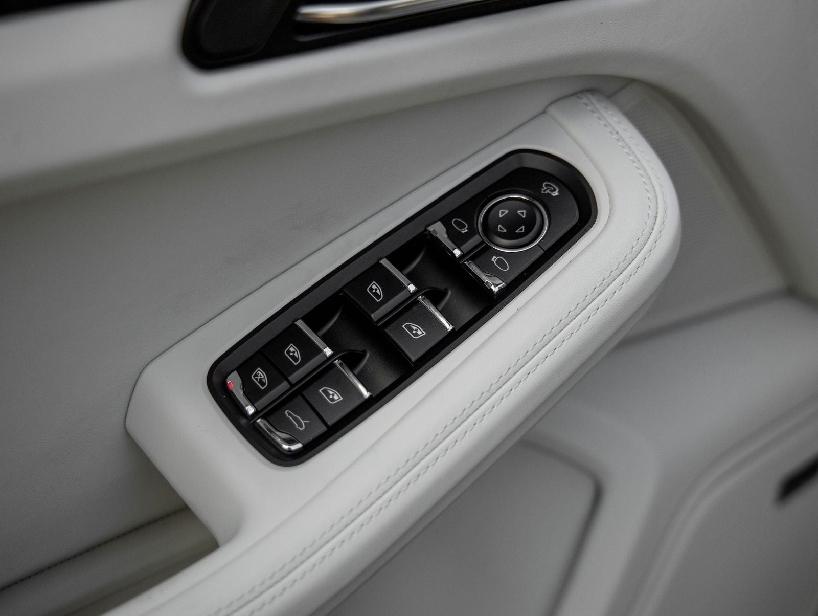 2026 Porsche Macan Macan GTS