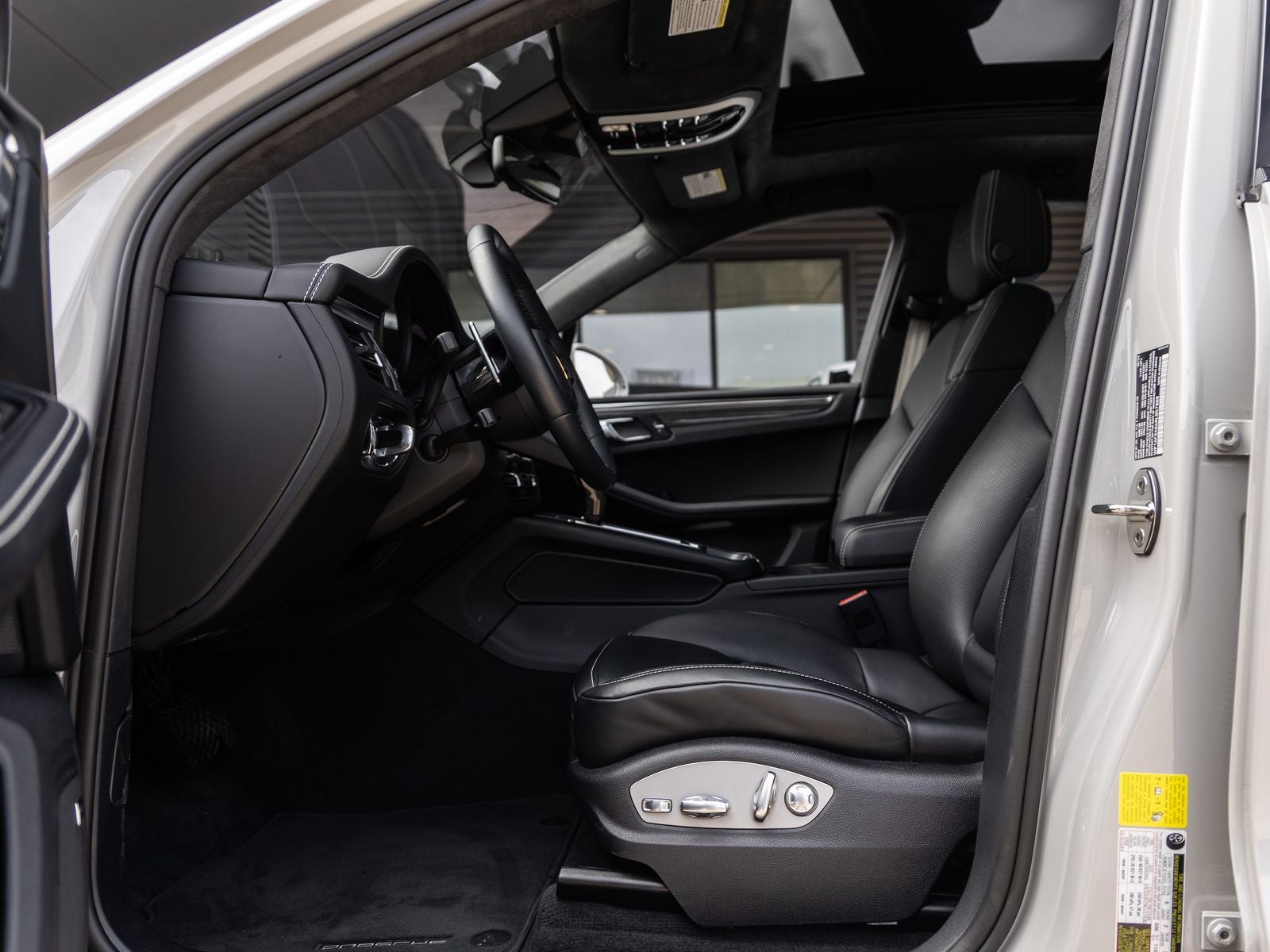 2024 Porsche Macan GTS