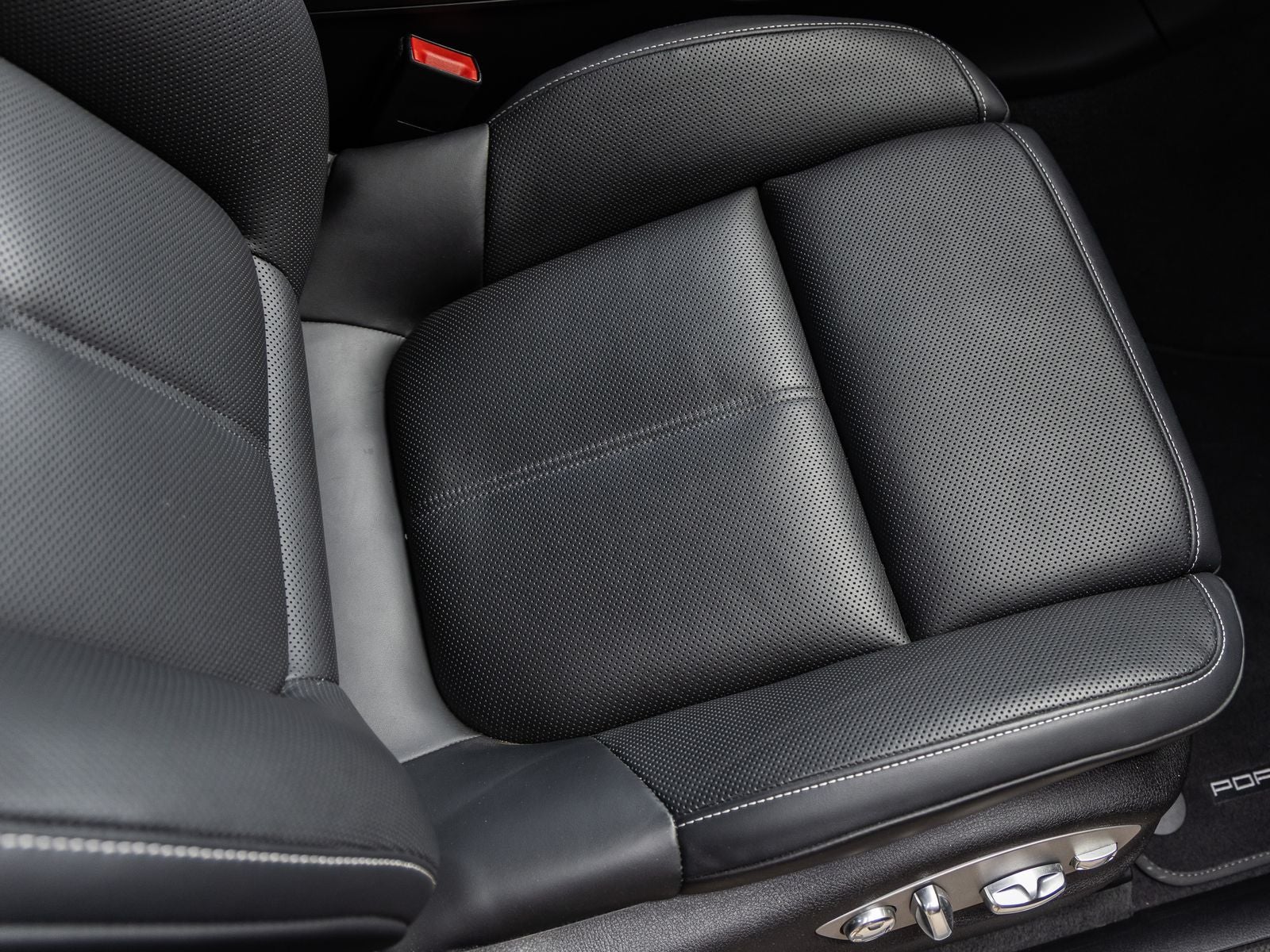 2024 Porsche Macan GTS