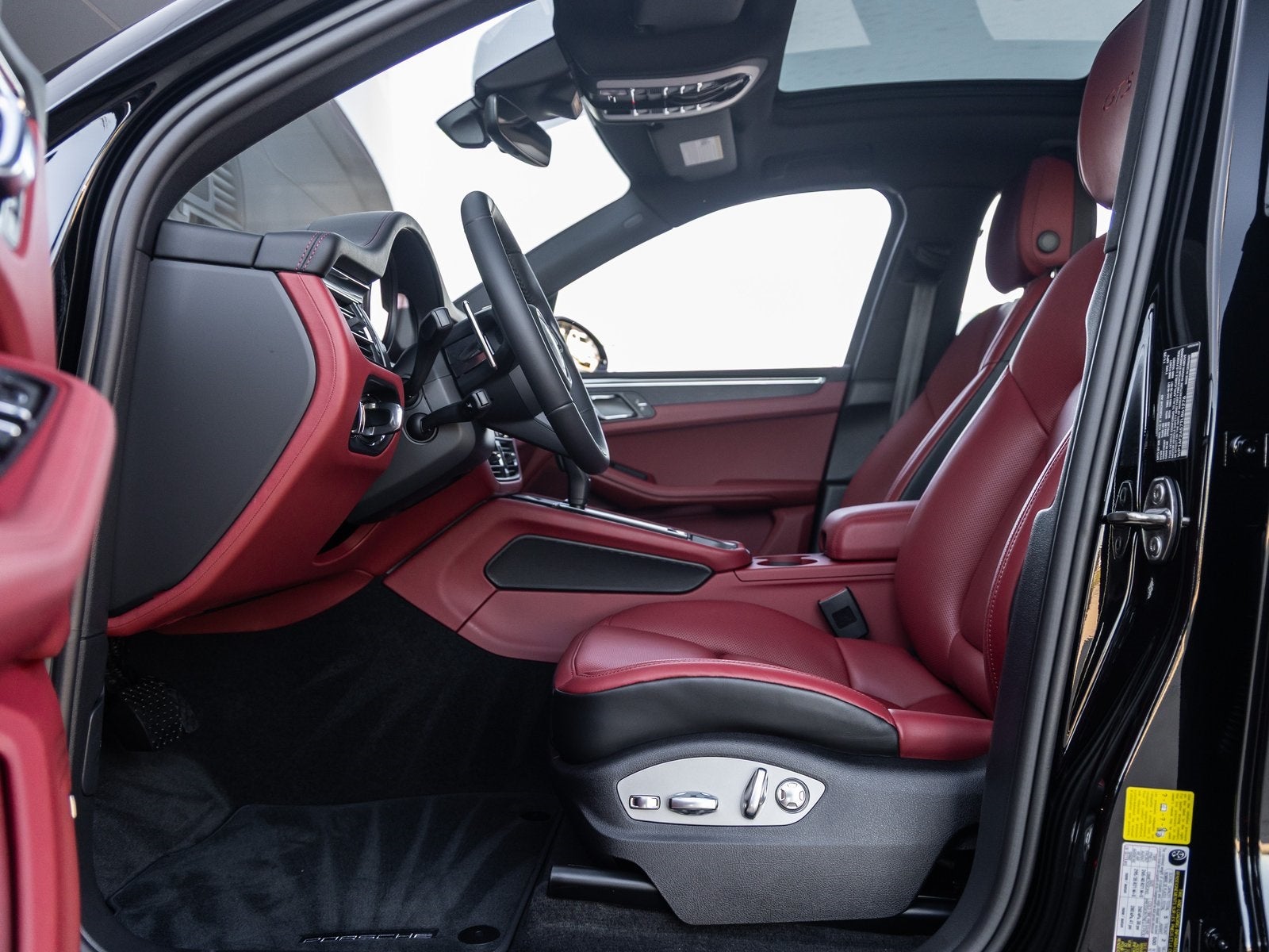 2026 Porsche Macan Macan GTS