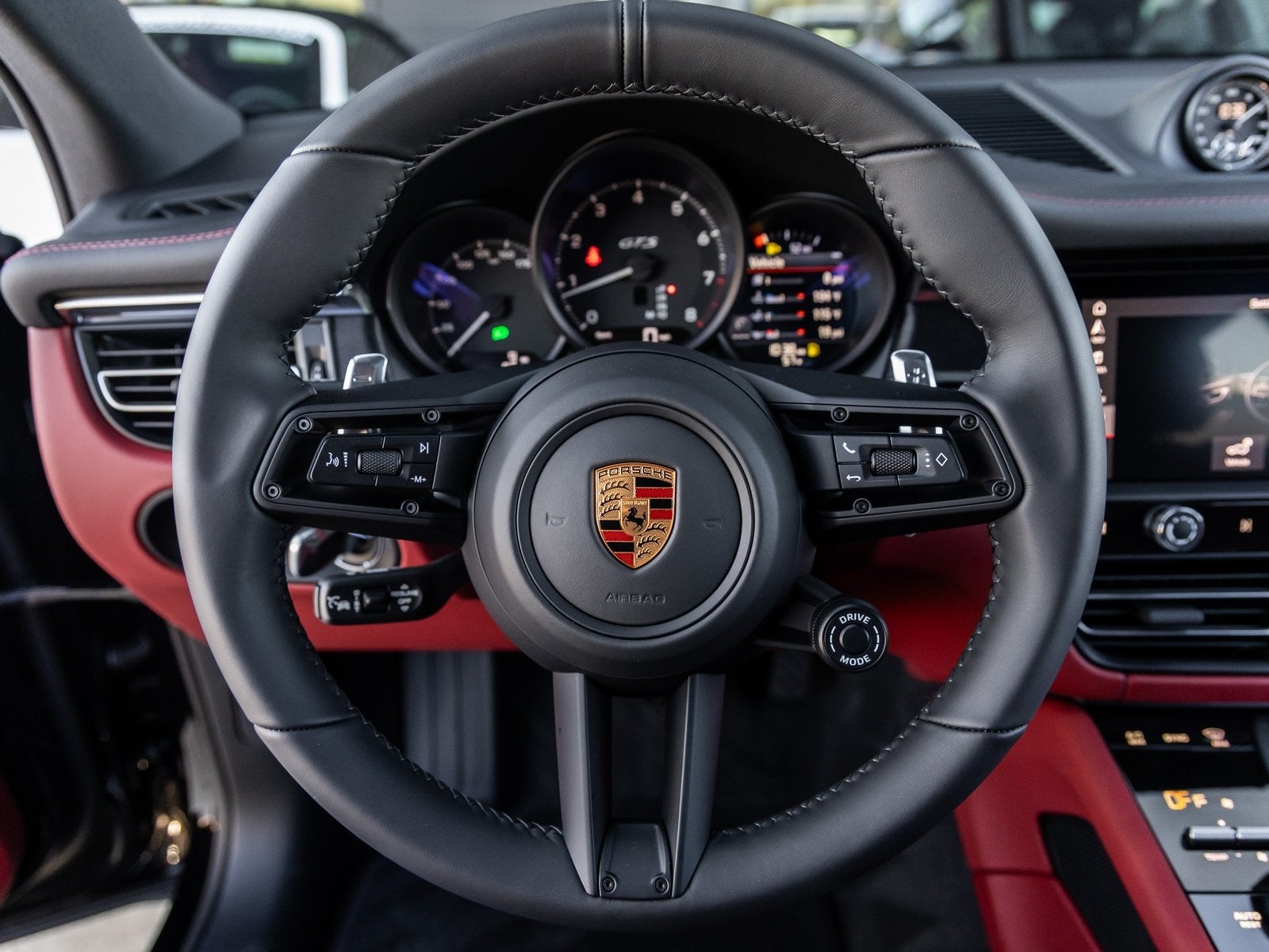 2026 Porsche Macan Macan GTS